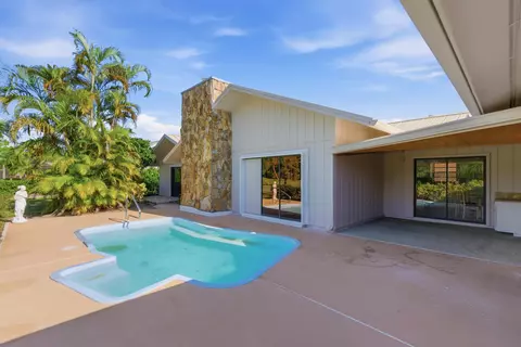 Exterior - 5151 SE Burning Tree Cir, Stuart, FL 34997 photo 9 of 18