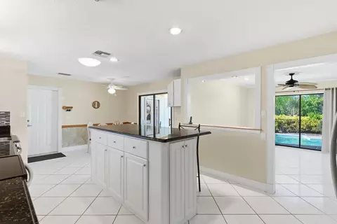 Kitchen - 5151 SE Burning Tree Cir, Stuart, FL 34997 photo 5 of 7