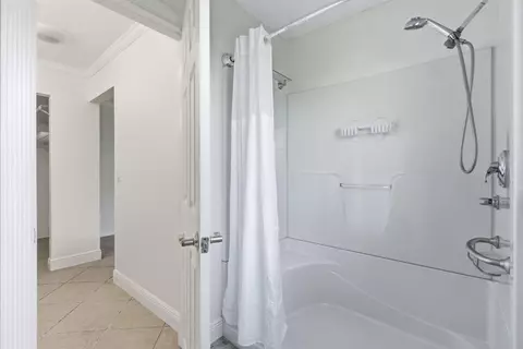 Bath - 5151 SE Burning Tree Cir, Stuart, FL 34997 photo 2 of 4
