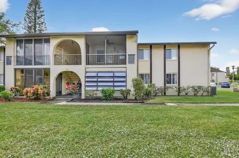310 Pine Ridge Cir #B-1, Greenacres, FL 33463