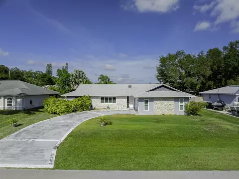 2329 SW Fern Cir, Port Saint Lucie, FL 34953