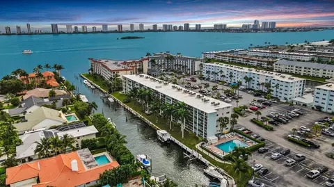 109 Paradise Harbour Blvd #409, North Palm Beach, FL 33408