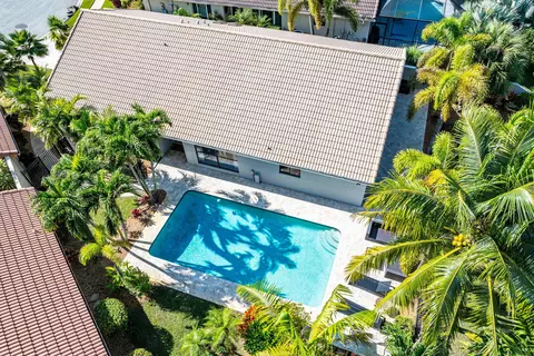 21033 Cottonwood Dr, Boca Raton, FL 33428