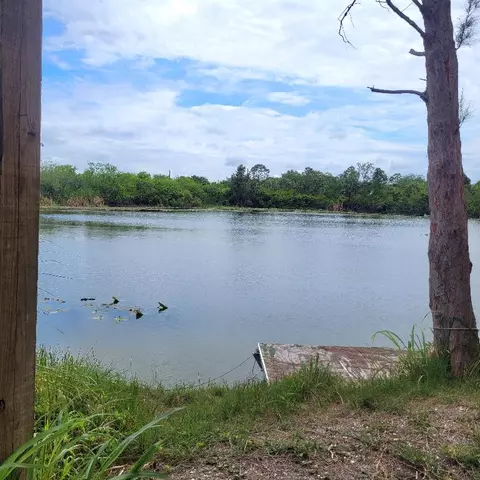 6390 SE Bridge Rd, Hobe Sound, FL 33455