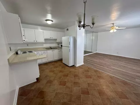810 Lake Shr #37, Lake Park, FL 33403