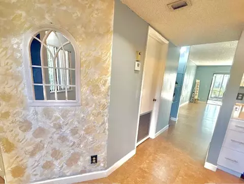 2202 S Cypress Bend Dr #101, Pompano Beach, FL 33069
