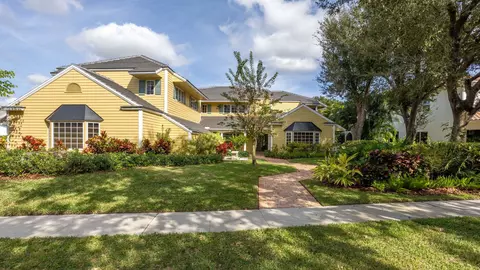 2883 Banyan Boulevard Cir NW, Boca Raton, FL 33431