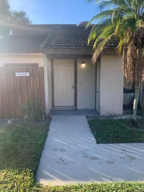 4132 Palm Bay Cir #B, West Palm Beach, FL 33406