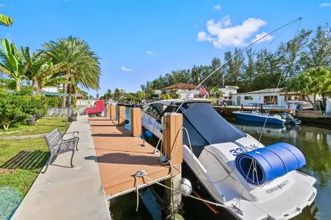 2576 SE 14th St, Pompano Beach, FL 33062