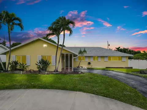 319 SW 11th Ave, Boynton Beach, FL 33435