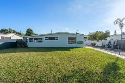 4664 Sutton Ter S, West Palm Beach, FL 33415