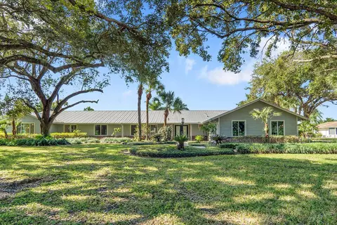 8631 Steeplechase Dr, Palm Beach Gardens, FL 33418