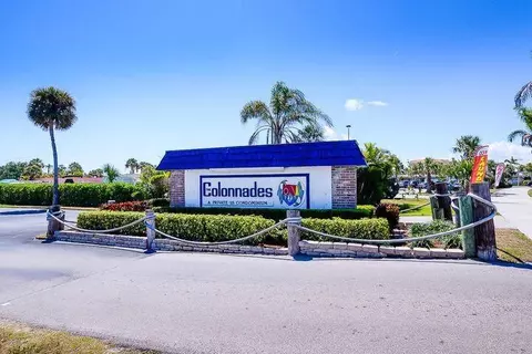 1200 Colonnades Dr #202, Fort Pierce, FL 34949