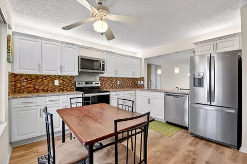 5785 Fairway Park Ct #204, Boynton Beach, FL 33437