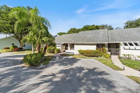 10967 Lake, Boca Raton, FL 33498