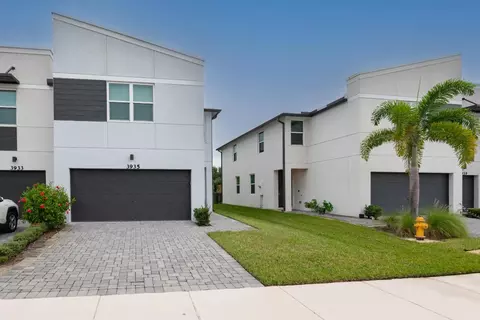 3935 SE Mentmore Ln, Stuart, FL 34997