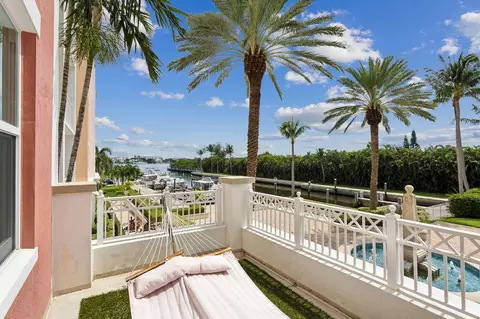 806 E Windward #217, Lantana, FL 33462