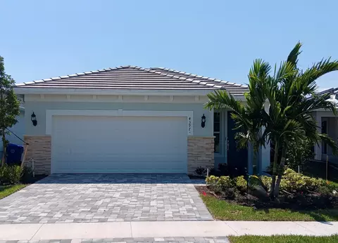 4397 Pinafore St #HALLMARK 216, Vero Beach, FL 32967