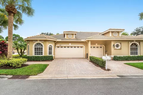 7071 Torrey Pines Cir, Port Saint Lucie, FL 34986