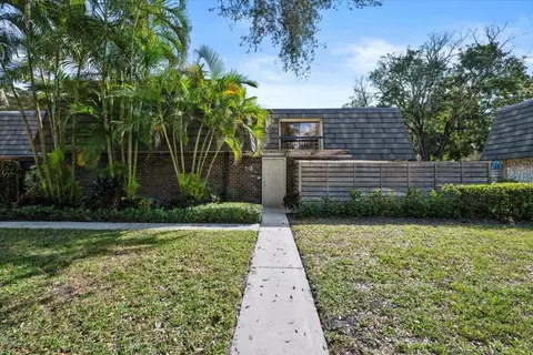 625 6th Ter, Palm Beach Gardens, FL 33418
