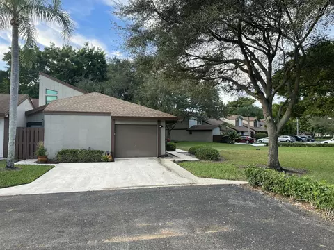 22305 Whistling Pines Ln, Boca Raton, FL 33428