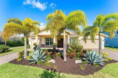 940 Hookline Cir, Loxahatchee, FL 33470