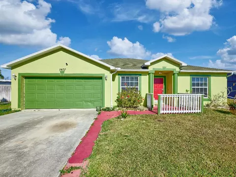 1407 SE Grapeland Ave, Port Saint Lucie, FL 34952