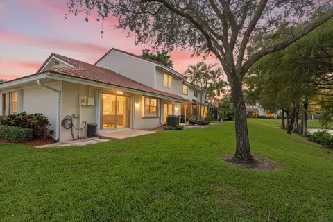 6262 Walk, Boca Raton, FL 33433