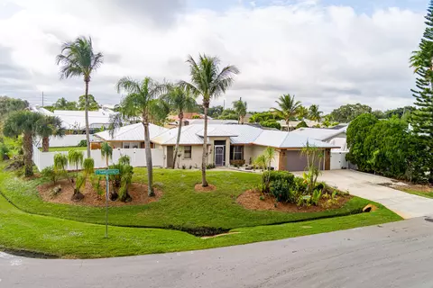 798 SE Thanksgiving Ave, Port Saint Lucie, FL 34984