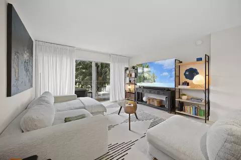 801 S Federal Hwy #319, Pompano Beach, FL 33062