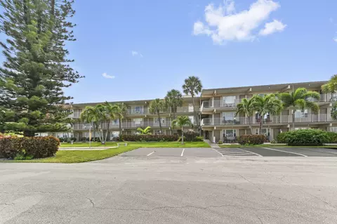 3200 NE 7th Ct #205B, Pompano Beach, FL 33062