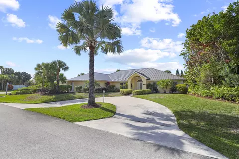 1345 Spanish Lace Ln, Vero Beach, FL 32963