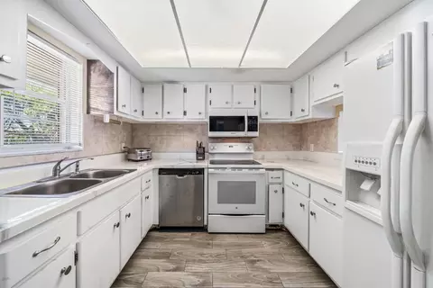 419 S Us Highway 1 #E201, North Palm Beach, FL 33408