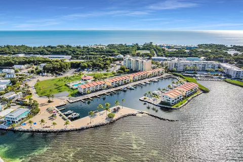 88540 Overseas Hwy #304, Tavernier, FL 33070