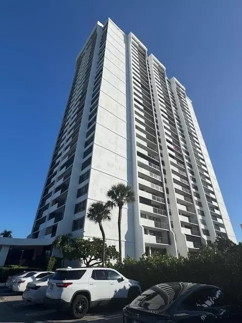 5600 N Flagler Dr #401, West Palm Beach, FL 33407
