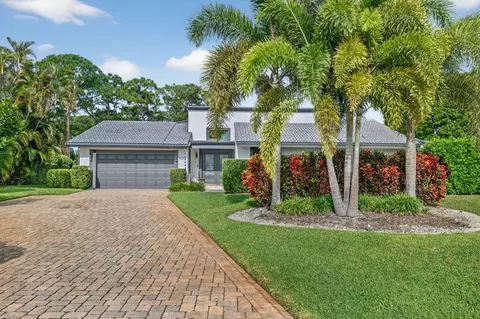 5212 Foxpointe Cir SE, Delray Beach, FL 33445