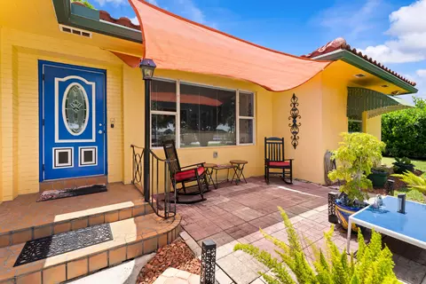 1802 Lake Osborne Dr, Lake Worth Beach, FL 33461