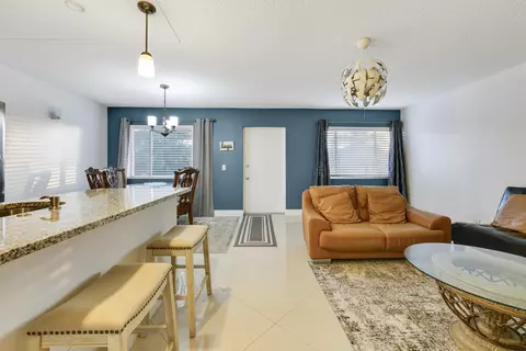 3100 Springdale Blvd #314, Palm Springs, FL 33461