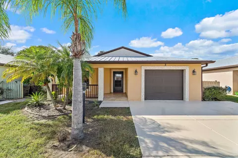 3 S Granada Ln, Port Saint Lucie, FL 34952