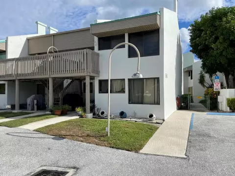 412 Southwind Dr #E2, North Palm Beach, FL 33408