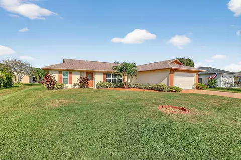 943 SE Brookedge Ave E, Port Saint Lucie, FL 34983