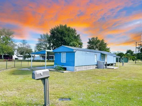 1544 Riverview, Moore Haven, FL 33471