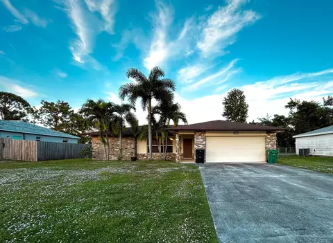 1941 SE Aires Ln, Port Saint Lucie, FL 34984