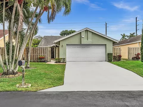 1045 NW 18th Ave, Delray Beach, FL 33445