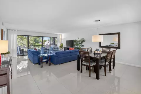 5673 Fairway Park Dr #202, Boynton Beach, FL 33437