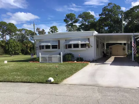 26 Mediterranean E, Port Saint Lucie, FL 34952