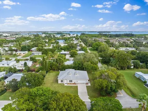 1410 4th Ct, Vero Beach, FL 32960