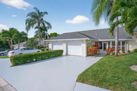 10819 SE Sea Pines Cir, Hobe Sound, FL 33455