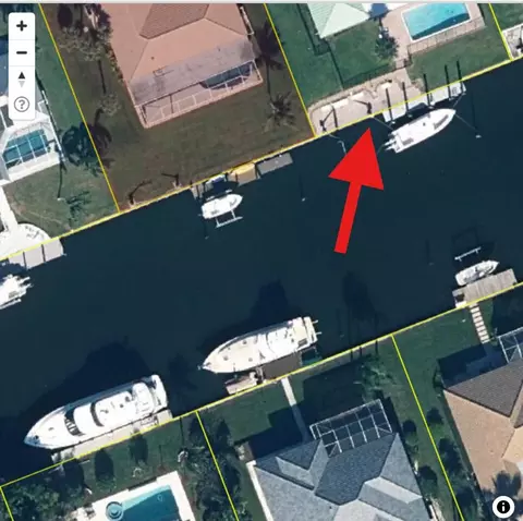 8502 SE Royal St, Hobe Sound, FL 33455