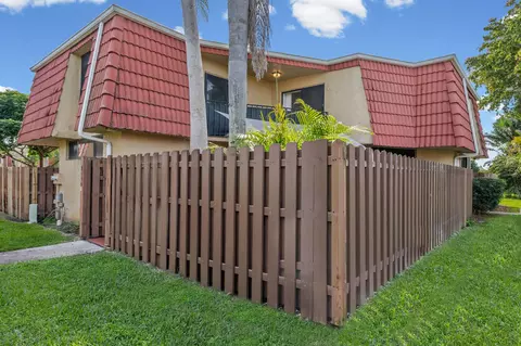8194 Thames Blvd #B, Boca Raton, FL 33433